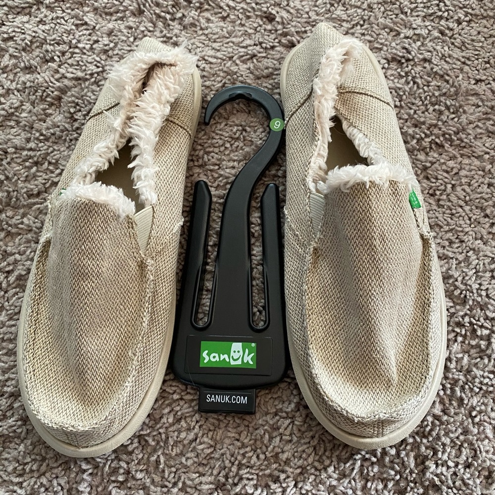 Sanuk Slip Ons